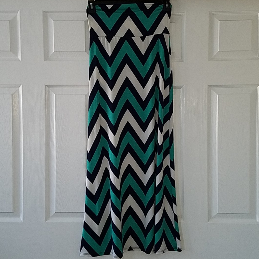 Aztec print, flowy maxi skirt